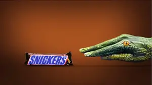 סניקרס פרסומת